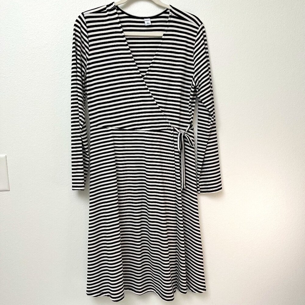 Old Navy Black & White Striped Long Sleeve Flowy Wrap Dress Women’s Size Medium
